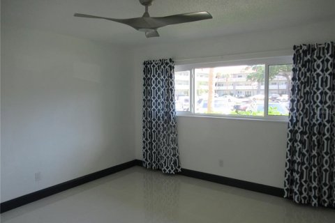 Copropriété à louer à Clearwater, Floride: 2 chambres, 130.06 m2 № 2109629 - photo 13