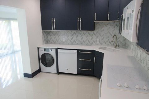 Copropriété à louer à Clearwater, Floride: 2 chambres, 130.06 m2 № 2109629 - photo 7