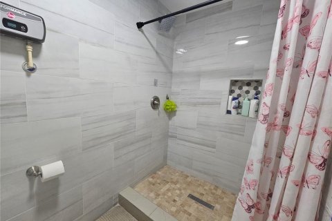 Casa en venta en Lakeland, Florida, 5 dormitorios, 197.79 m2 № 2102991 - foto 22
