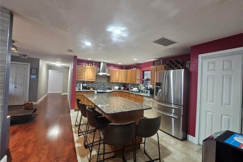 Casa en venta en Lakeland, Florida, 5 dormitorios, 197.79 m2 № 2102991 - foto 7