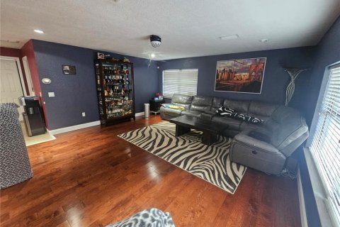 Casa en venta en Lakeland, Florida, 5 dormitorios, 197.79 m2 № 2102991 - foto 9
