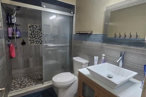 Casa en venta en Lakeland, Florida, 5 dormitorios, 197.79 m2 № 2102991 - foto 18