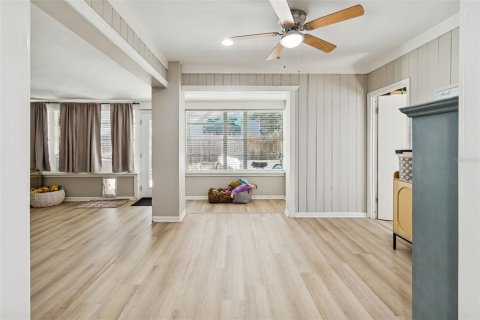 House in Tampa, Florida 4 bedrooms, 212.28 sq.m. № 2108740 - photo 28