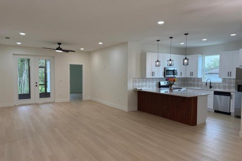 Casa en venta en Spring Hill, Florida, 3 dormitorios, 145.02 m2 № 1837794 - foto 17