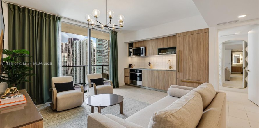 Кондоминиум с 2 спальнями в Майами, Флорида № 1920365