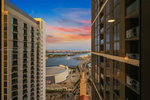 Купить кондоминиум в Майами, Флорида 2 спальни, 84.26м2, № 1920365 - фото 24