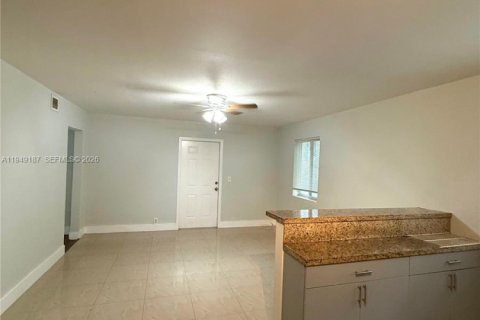 Снять в аренду виллу или дом в Майами, Флорида 2 спальни, 255.48м2, № 2004959 - фото 5