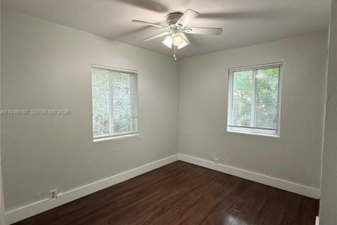 Снять в аренду виллу или дом в Майами, Флорида 2 спальни, 255.48м2, № 2004959 - фото 12