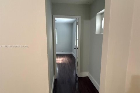 Снять в аренду виллу или дом в Майами, Флорида 2 спальни, 255.48м2, № 2004959 - фото 9