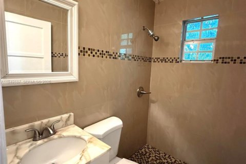 Снять в аренду виллу или дом в Майами, Флорида 2 спальни, 255.48м2, № 2004959 - фото 6