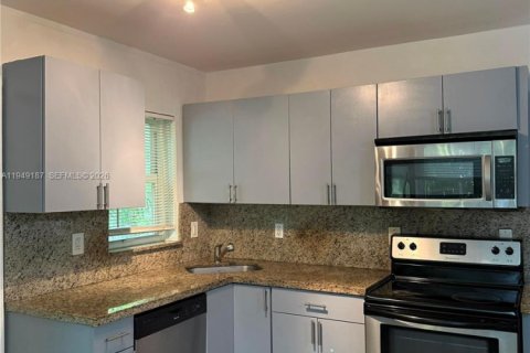 Снять в аренду виллу или дом в Майами, Флорида 2 спальни, 255.48м2, № 2004959 - фото 2