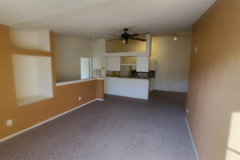 Condominio en alquiler en Zephyrhills, Florida, 2 dormitorios, 101.91 m2 № 1900694 - foto 7