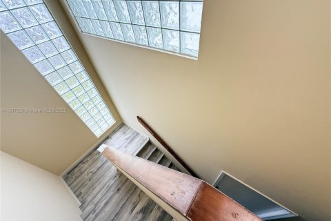 Condo in West Palm Beach, Florida, 2 bedrooms № 1821668 - photo 17