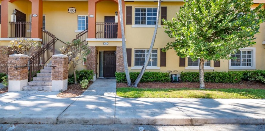 Condominio en Homestead, Florida, 3 dormitorios № 1935191