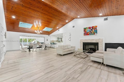 Casa en venta en Davie, Florida, 6 dormitorios № 1930892 - foto 8