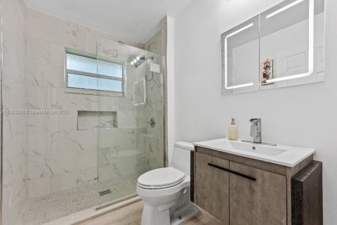 House in Davie, Florida 6 bedrooms № 1930892 - photo 26