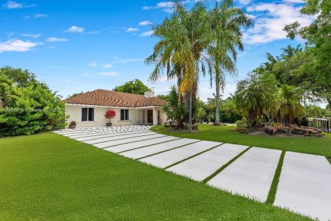 Casa en venta en Davie, Florida, 6 dormitorios № 1930892 - foto 1