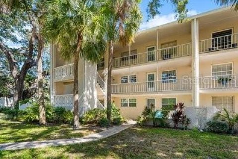 Condo in Dunedin, Florida, 2 bedrooms  № 2367146