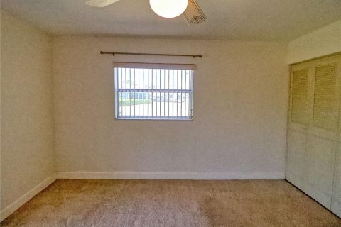 Condo in Sun City Center, Florida, 2 bedrooms  № 2113356 - photo 27