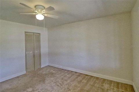 Condo in Sun City Center, Florida, 2 bedrooms  № 2113356 - photo 19