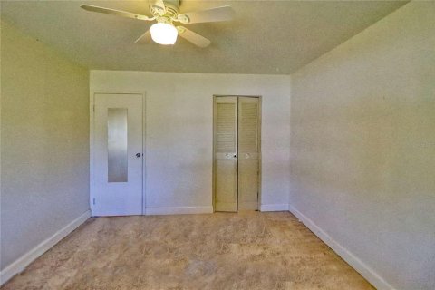 Condo in Sun City Center, Florida, 2 bedrooms  № 2113356 - photo 20