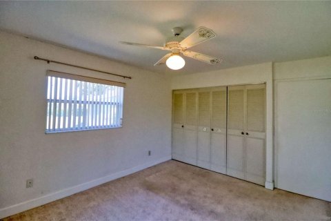 Condo in Sun City Center, Florida, 2 bedrooms  № 2113356 - photo 28