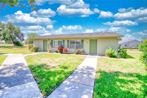 Condo in Sun City Center, Florida, 2 bedrooms № 2113356