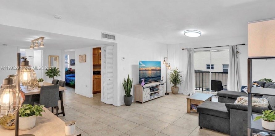 Condominio en Miami Beach, Florida, 2 dormitorios  № 2089719