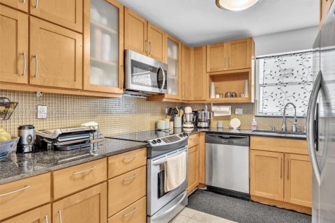 Condominio en venta en Miami Beach, Florida, 2 dormitorios, 92.25 m2 № 2089719 - foto 11