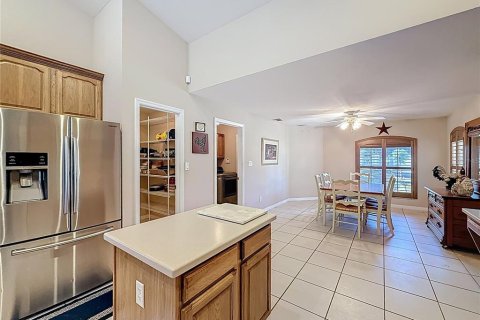 House in Eustis, Florida 3 bedrooms, 213.68 sq.m. № 2149027 - photo 17