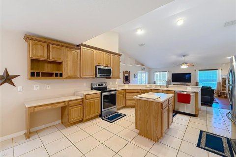 House in Eustis, Florida 3 bedrooms, 213.68 sq.m. № 2149027 - photo 18