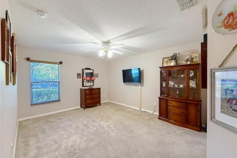 House in Eustis, Florida 3 bedrooms, 213.68 sq.m. № 2149027 - photo 26
