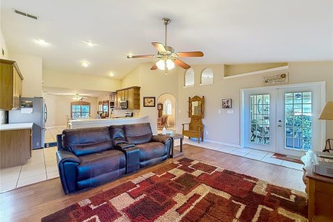 House in Eustis, Florida 3 bedrooms, 213.68 sq.m. № 2149027 - photo 10