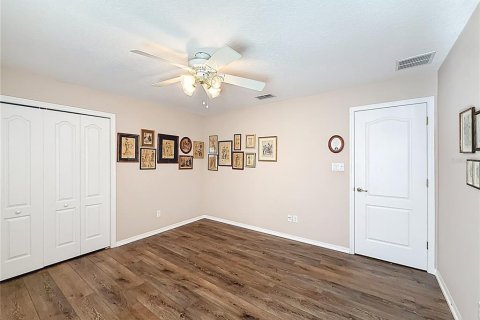 House in Eustis, Florida 3 bedrooms, 213.68 sq.m. № 2149027 - photo 23