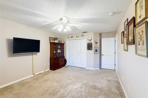 House in Eustis, Florida 3 bedrooms, 213.68 sq.m. № 2149027 - photo 27