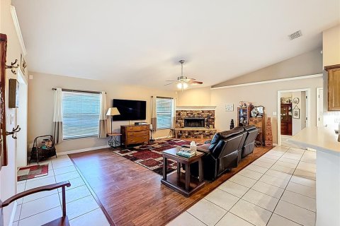 House in Eustis, Florida 3 bedrooms, 213.68 sq.m. № 2149027 - photo 8