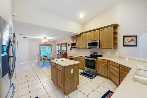 House in Eustis, Florida 3 bedrooms, 213.68 sq.m. № 2149027 - photo 14