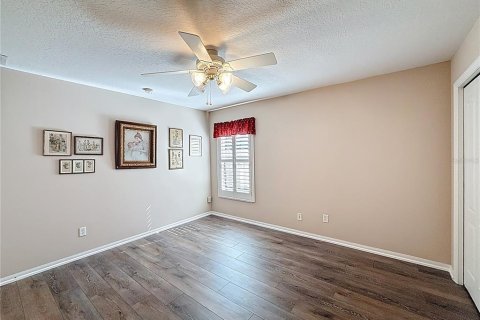 House in Eustis, Florida 3 bedrooms, 213.68 sq.m. № 2149027 - photo 25