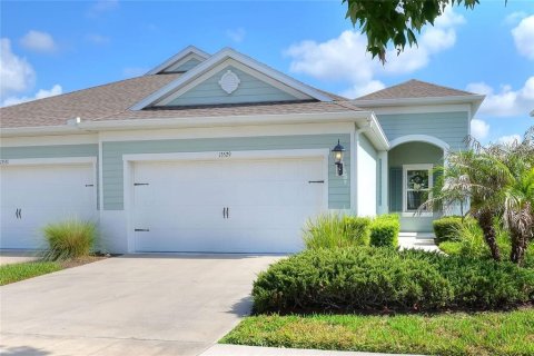 Townhouse in Fish Hawk, Florida 2 bedrooms, 141.68 sq.m. № 2238729 - photo 2
