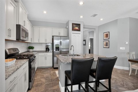 Townhouse in Fish Hawk, Florida 2 bedrooms, 141.68 sq.m. № 2238729 - photo 12