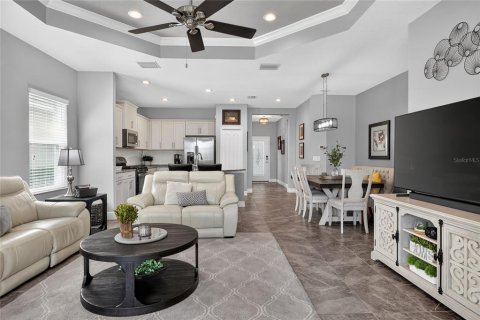 Townhouse in Fish Hawk, Florida 2 bedrooms, 141.68 sq.m. № 2238729 - photo 5