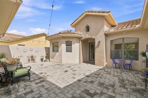 Villa ou maison à vendre à Poinciana, Floride: 4 chambres, 271 m2 № 2296332 - photo 5
