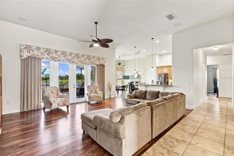 Villa ou maison à vendre à Poinciana, Floride: 4 chambres, 271 m2 № 2296332 - photo 7