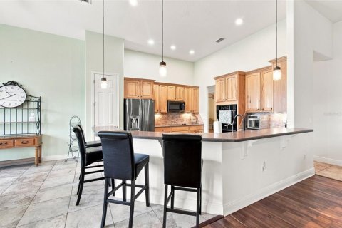 Villa ou maison à vendre à Poinciana, Floride: 4 chambres, 271 m2 № 2296332 - photo 17