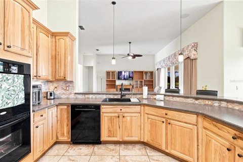 Villa ou maison à vendre à Poinciana, Floride: 4 chambres, 271 m2 № 2296332 - photo 14