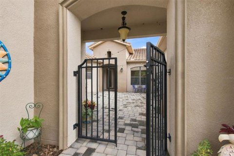 Villa ou maison à vendre à Poinciana, Floride: 4 chambres, 271 m2 № 2296332 - photo 4