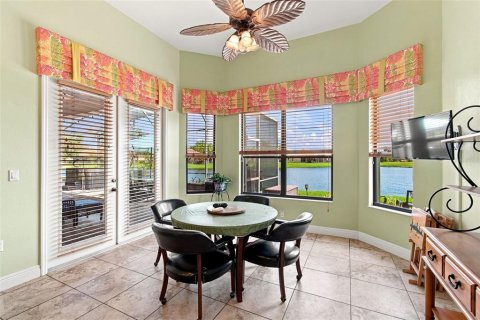 Villa ou maison à vendre à Poinciana, Floride: 4 chambres, 271 m2 № 2296332 - photo 19