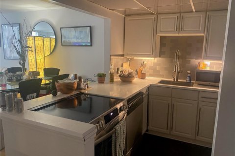 Studio in the Condo in Miami Beach, Florida  № 1830803 - photo 12