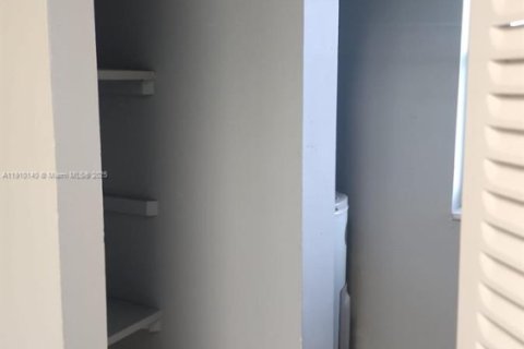 Copropriété à vendre à Tamarac, Floride: 1 chambre, 69.68 m2 № 2013412 - photo 15