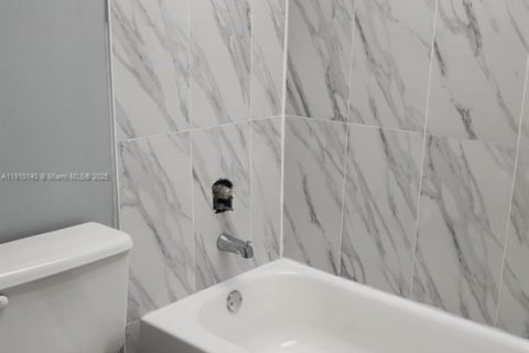 Copropriété à vendre à Tamarac, Floride: 1 chambre, 69.68 m2 № 2013412 - photo 11